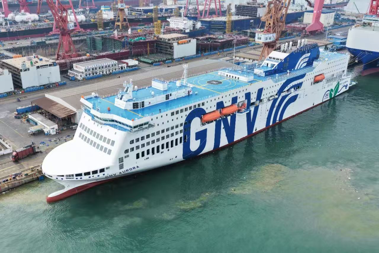 华南建材助力“GNV·曙神星”号豪华双燃料客滚船交付